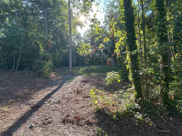 147 Lake Bowen Dr, Inman, SC 29349