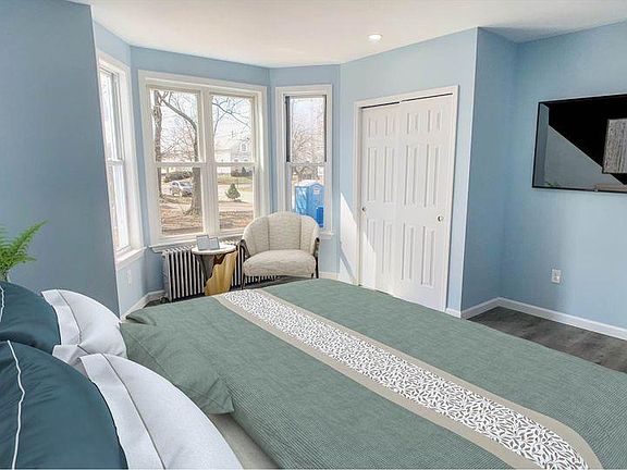 5th image of 36 N Clarendon St #1F
