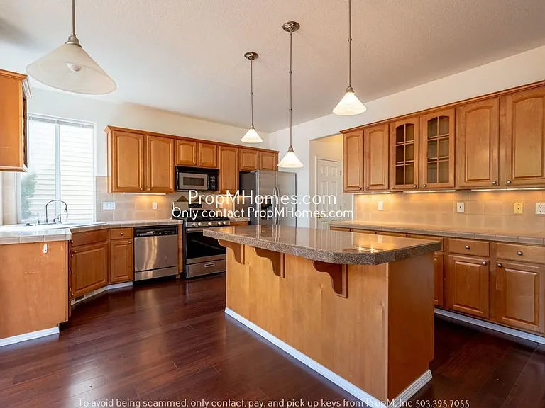 7561 SW Thornton Dr — Photo 7