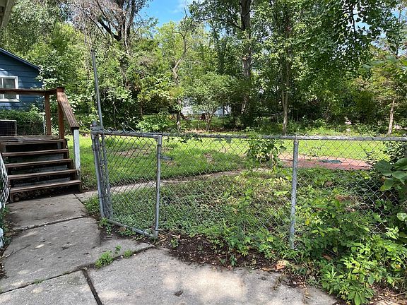 5th image of 102 S West Blvd