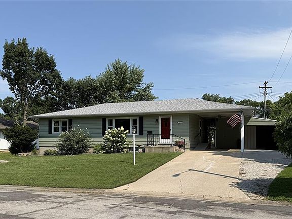 2nd image of 1325 Springdale St