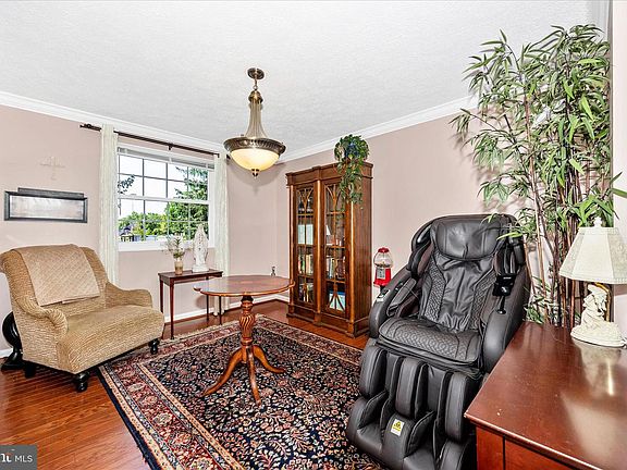 4th image of 6611 Haydown Ct