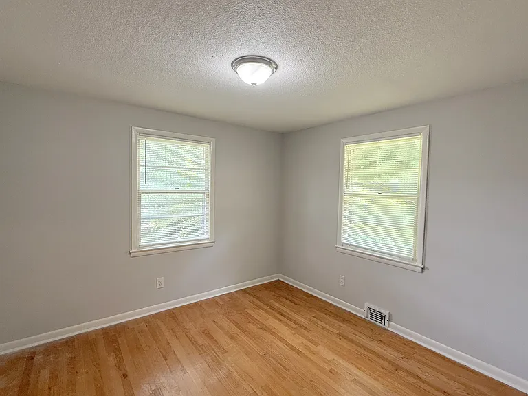 7620 Charlotte Dr SW — Photo 20