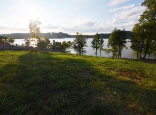 512 Emory River Rd, Harriman, TN 37748