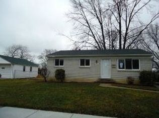 23718 Beverly St, Saint Clair Shores, MI 48082
