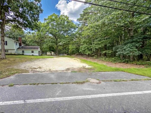 Altamont Ave, Absecon, NJ 08201