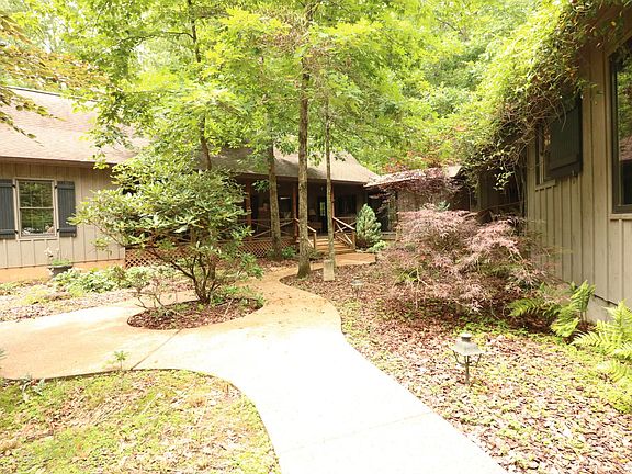 2nd image of 2436 Lakeshore Dr