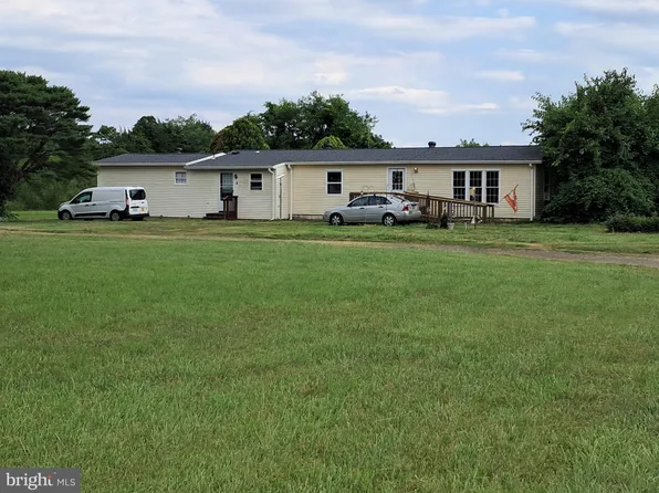 6137 Beach Rd, Midland, VA 22728
