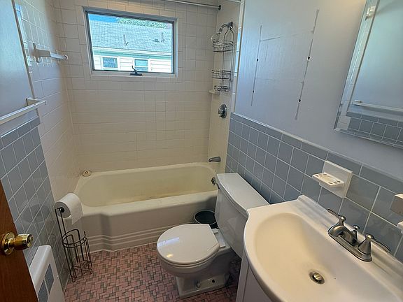 5th image of 42 Chestnut St #42