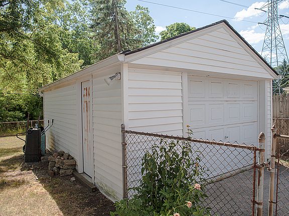 4th image of 36622 Angeline Cir