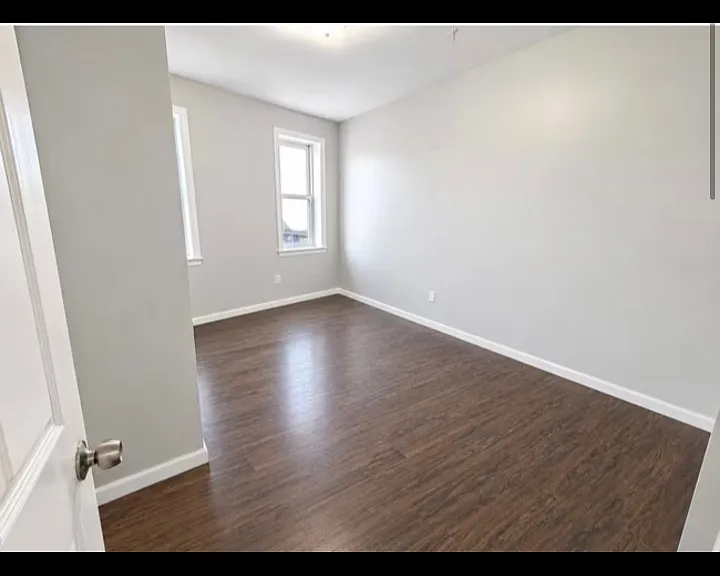 812 Clinton Ave #4L — Photo 5