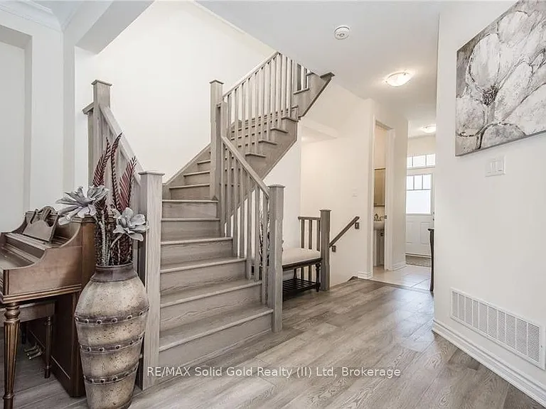 48 Pointer St — Photo 9