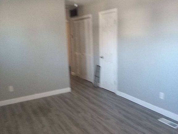 3rd image of 121 Melvin Dr