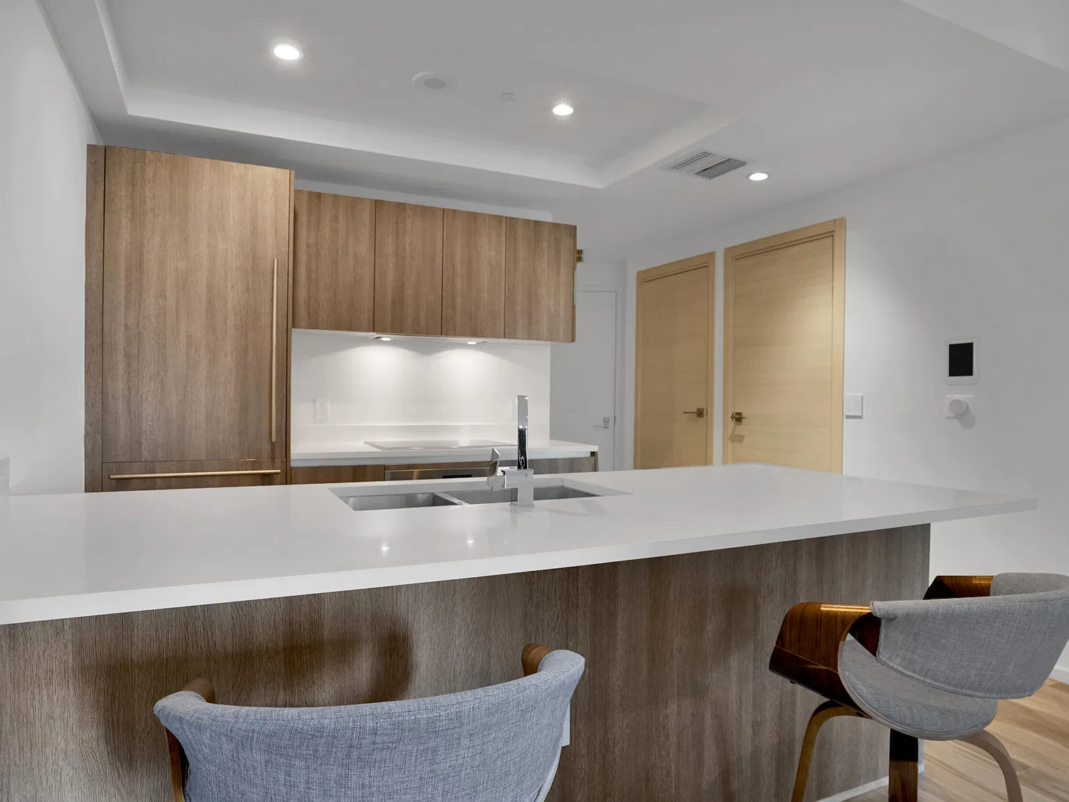 1 bed, 2.0 bath, 849 sqft, $4,500 — Photo 4