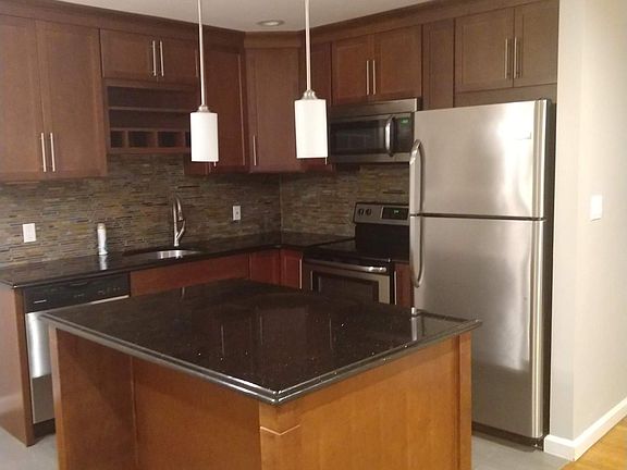 2nd image of 277 Staples St #2
