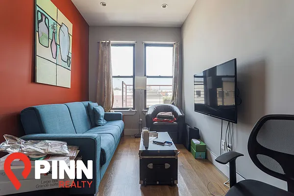 Rented by Pinn Realty | media 14