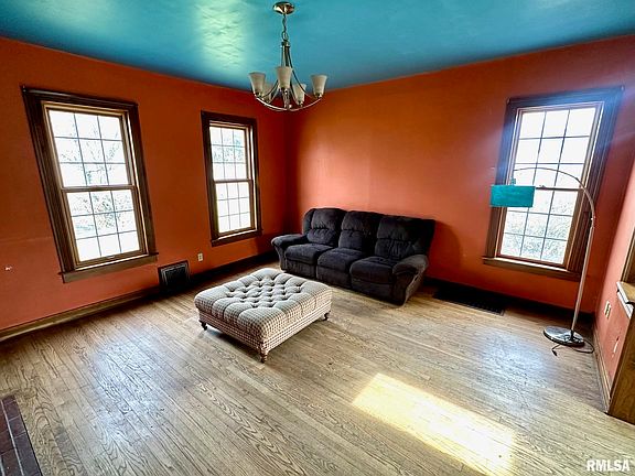 5th image of 223 Hardin Ave