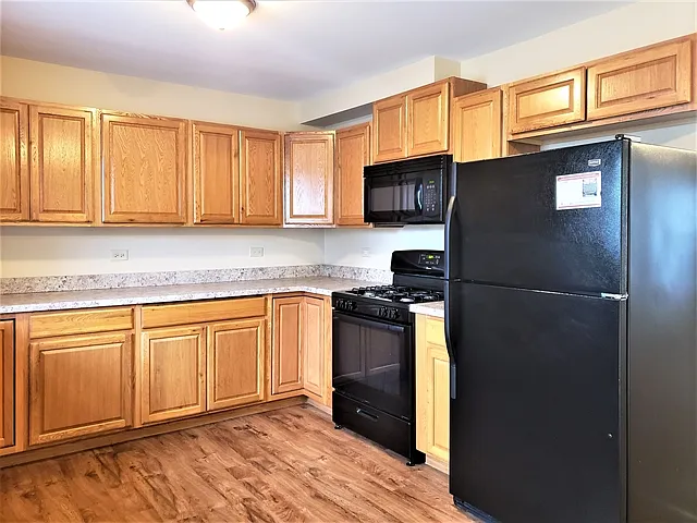 3818 Hennepin Dr — Photo 3