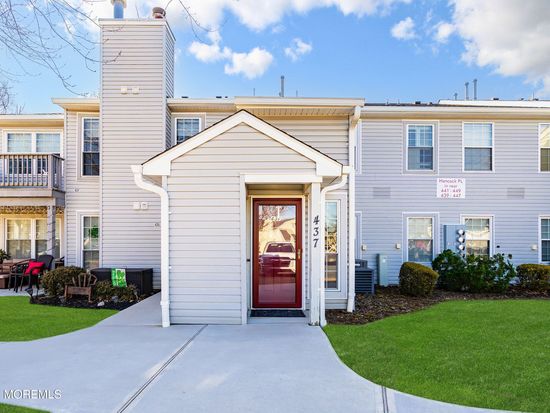 437 Hancock Place, Morganville, NJ 07751