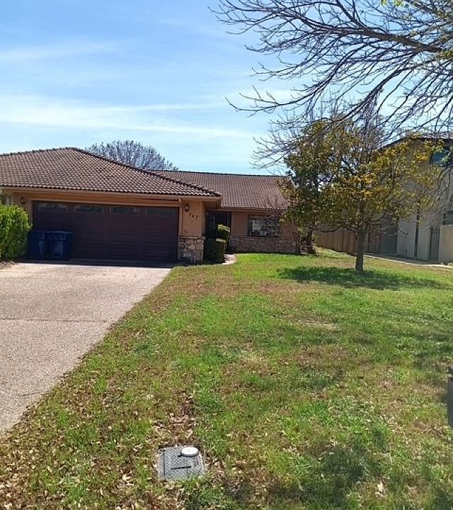 1st image of 747 Oakland Hills