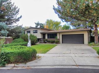 1175 E Vinecrest Cir, Murray, UT 84121