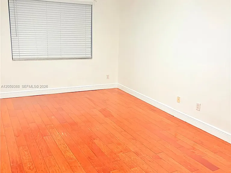 1581 SW 106th Ave — Photo 20