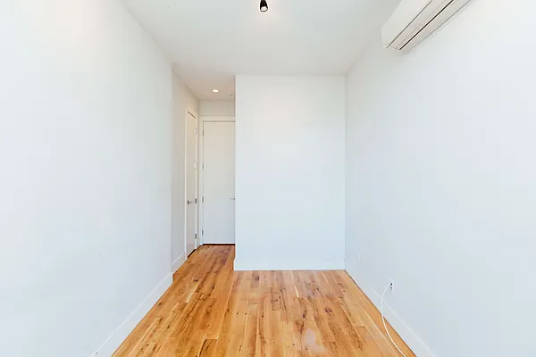 Rented by Nooklyn NYC LLC | media 11
