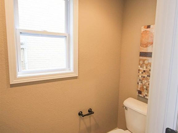 4th image of 3502 Harbor View Way