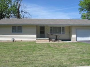 602 E Prairie Ln, Ash Grove, MO 65604