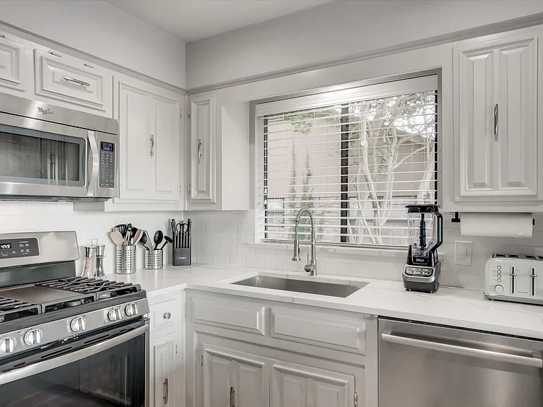 1608 S Alamo Rd — Photo 16