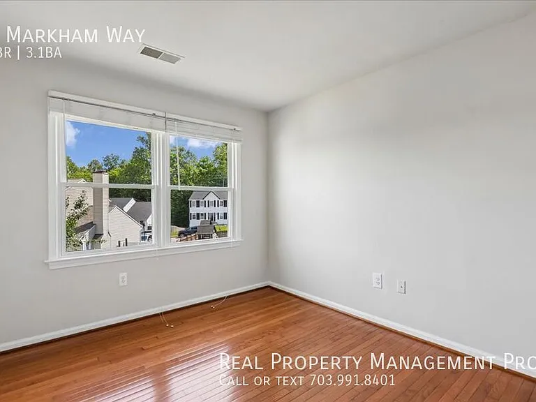 4 Markham Way — Photo 38