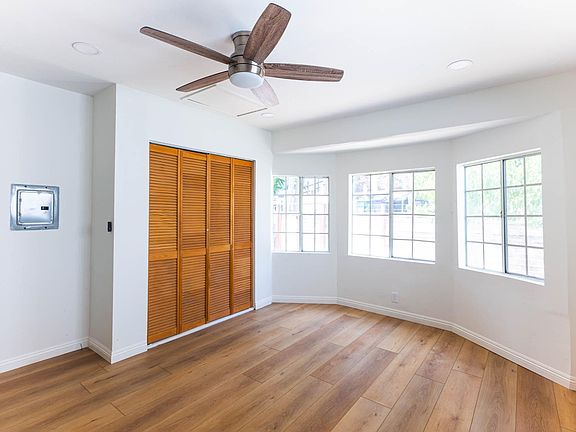 4th image of 1729 Kent St