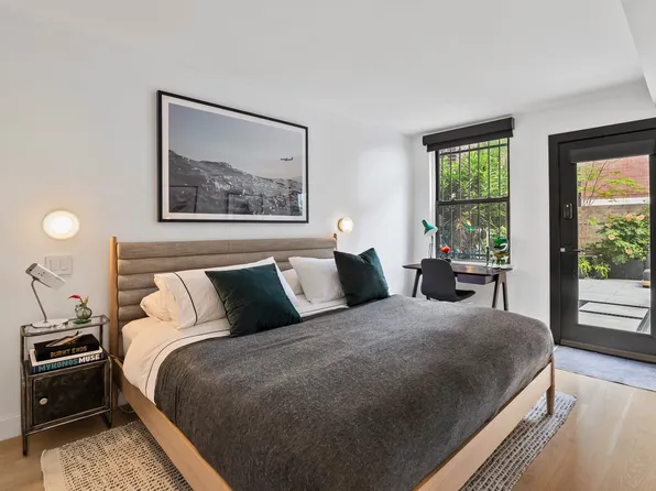 256 Bedford Avenue image 3 of 27