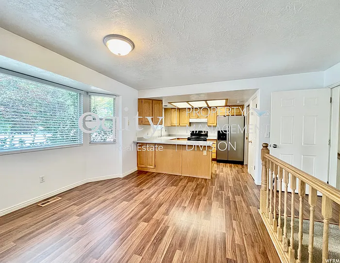11742 S Tatteredangel Cv — Photo 9