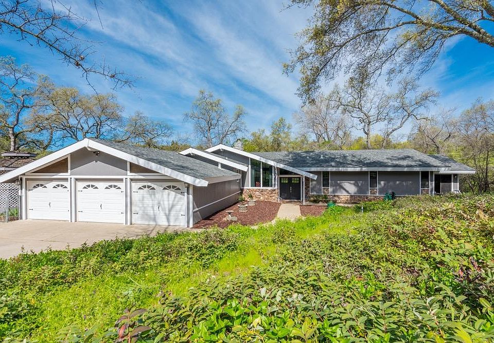 1st image of 3089-3079 Royal Dr