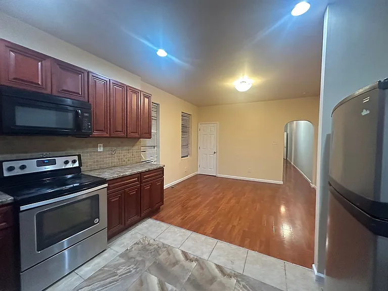 5446 Walnut St — Photo 3
