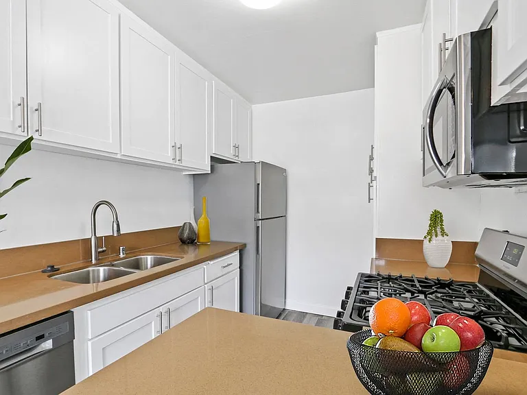 1624 Camden Ave — Photo 13