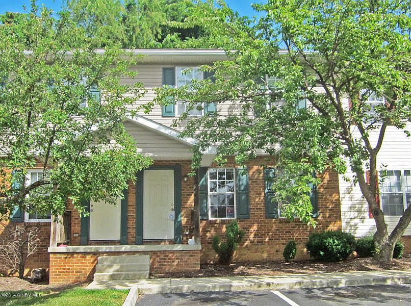 1st image of 878 Patrick Henry Dr