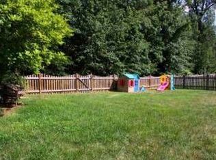 20 Ferguson Ct, Sterling, VA 20165