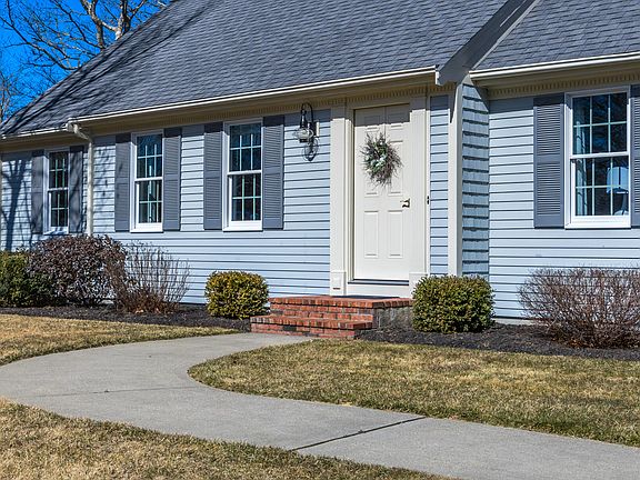 2nd image of 4 Strawberry Lane S