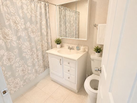 4th image of 265 Burritt Street #101