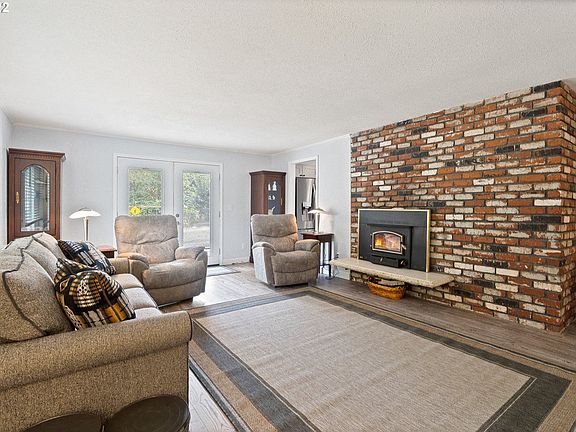 4th image of 15817 S Wilshire Cir