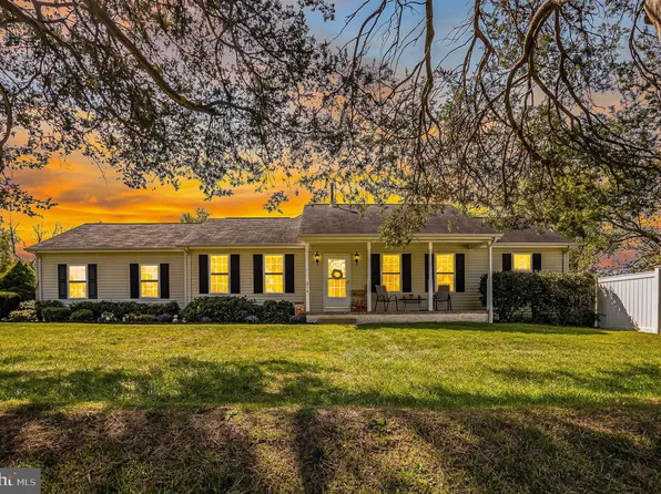 314 N Rappahannock St, Remington, VA 22734