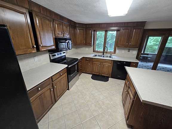 5th image of 35 N Lowell Rd #A