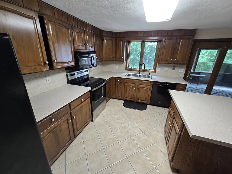 35 N Lowell Rd — Photo 5