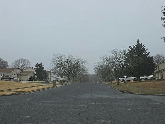 5th image of 8813 Edison Ln