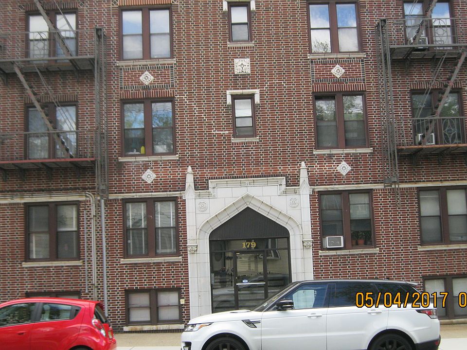 2nd image of 179 Manhattan Ave #402