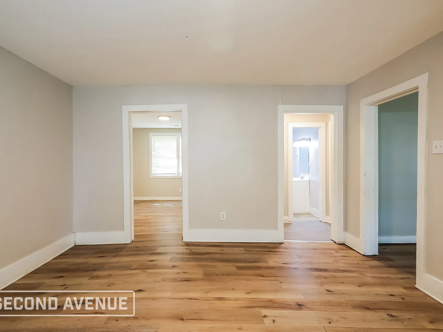 3 bed, 1.0 bath, 1134 sqft, $895 — Photo 3