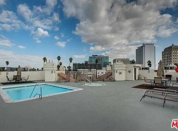 2nd image of 620 S Gramercy Pl APT 113
