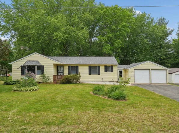 235 Horsmann Ave, Dresser, WI 54009